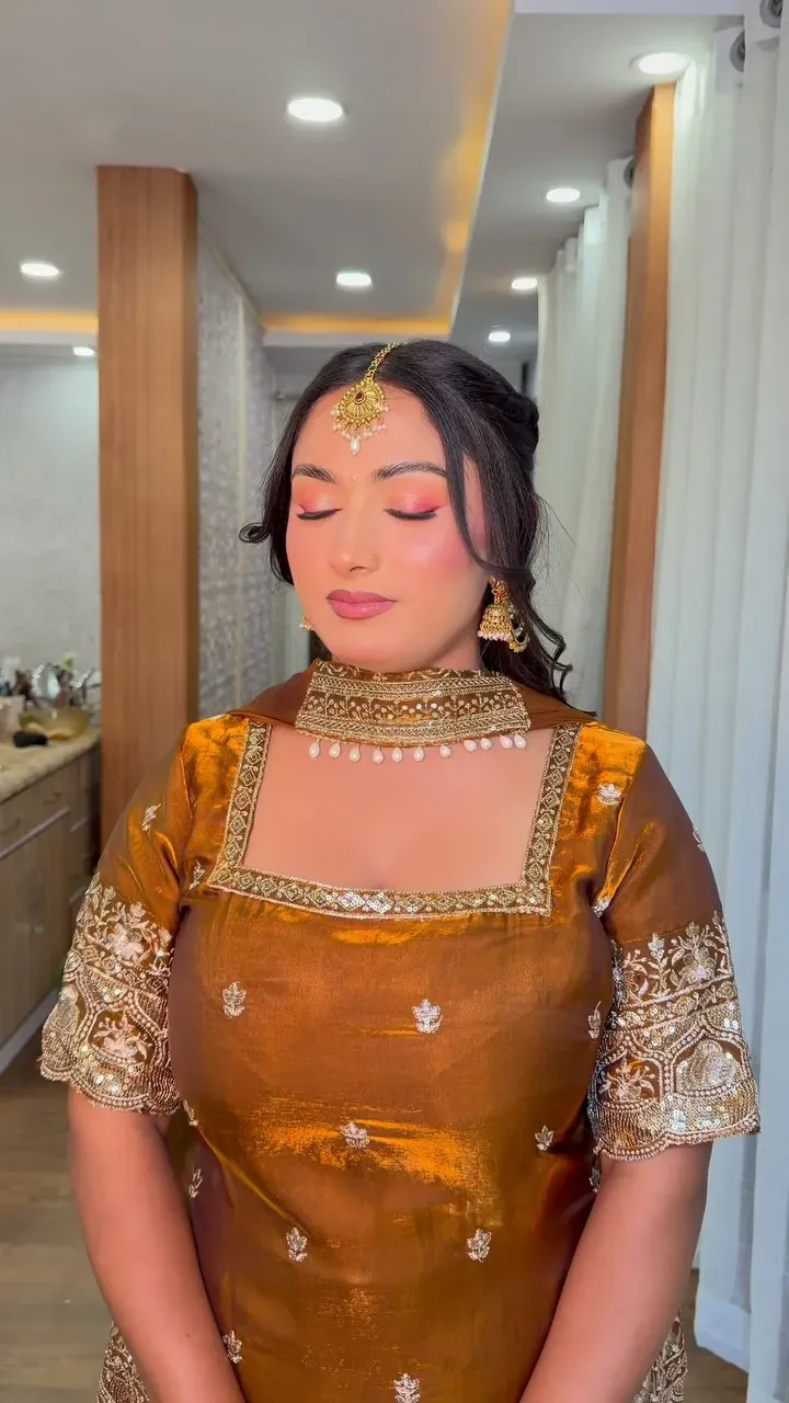 A soft glam moment for a love story in the making 🧡🌸